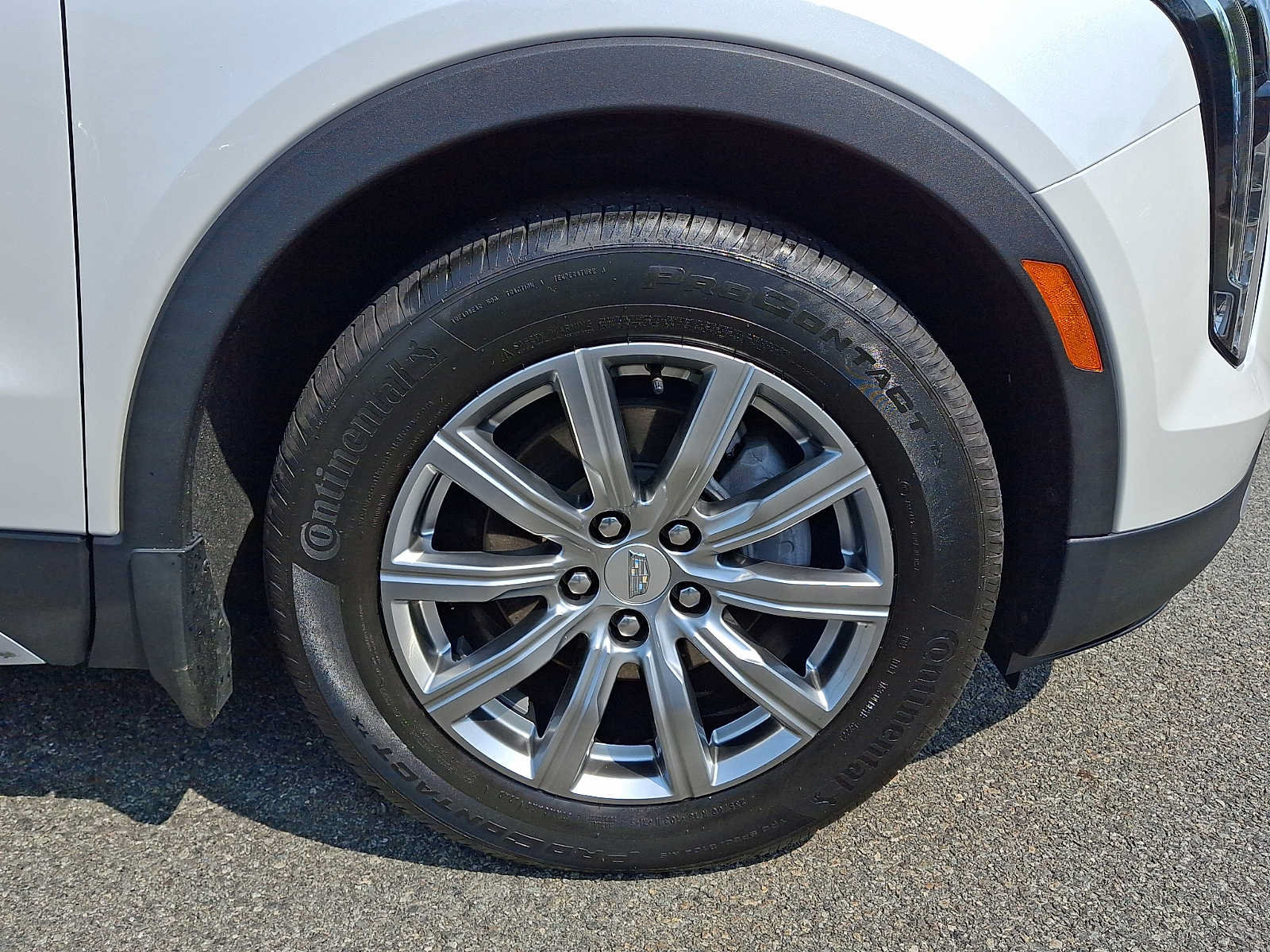 Used 2023 Cadillac XT4 Premium Luxury w/ Technology Package AWD/4WD image 8