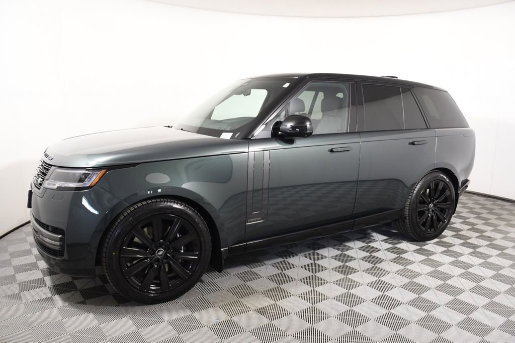 Used 2025 Land Rover Range Rover Autobiography image 2