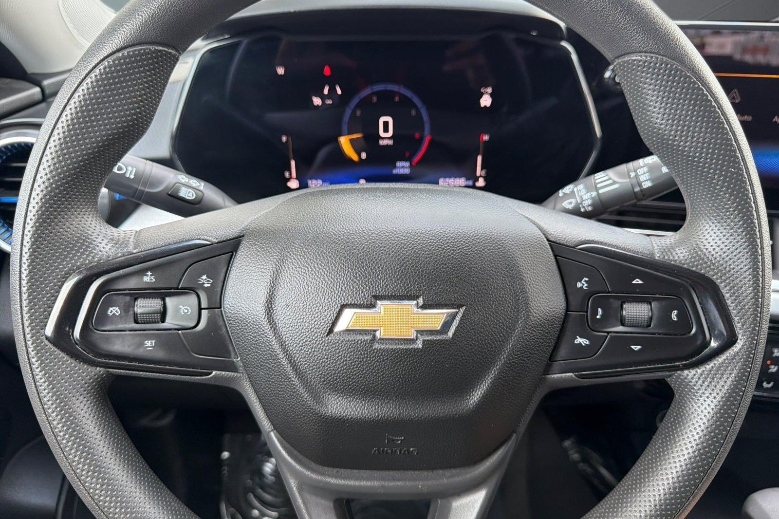 Used 2024 Chevrolet Trax LT FWD image 11
