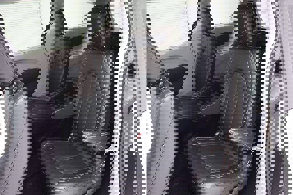 Used 2024 Chrysler Pacifica Touring-L image 11