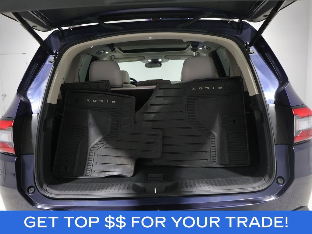 Used 2025 Honda Pilot Touring image 4