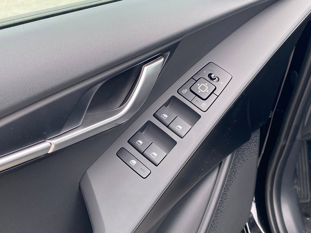 New 2026 Kia Niro LX FWD image 12