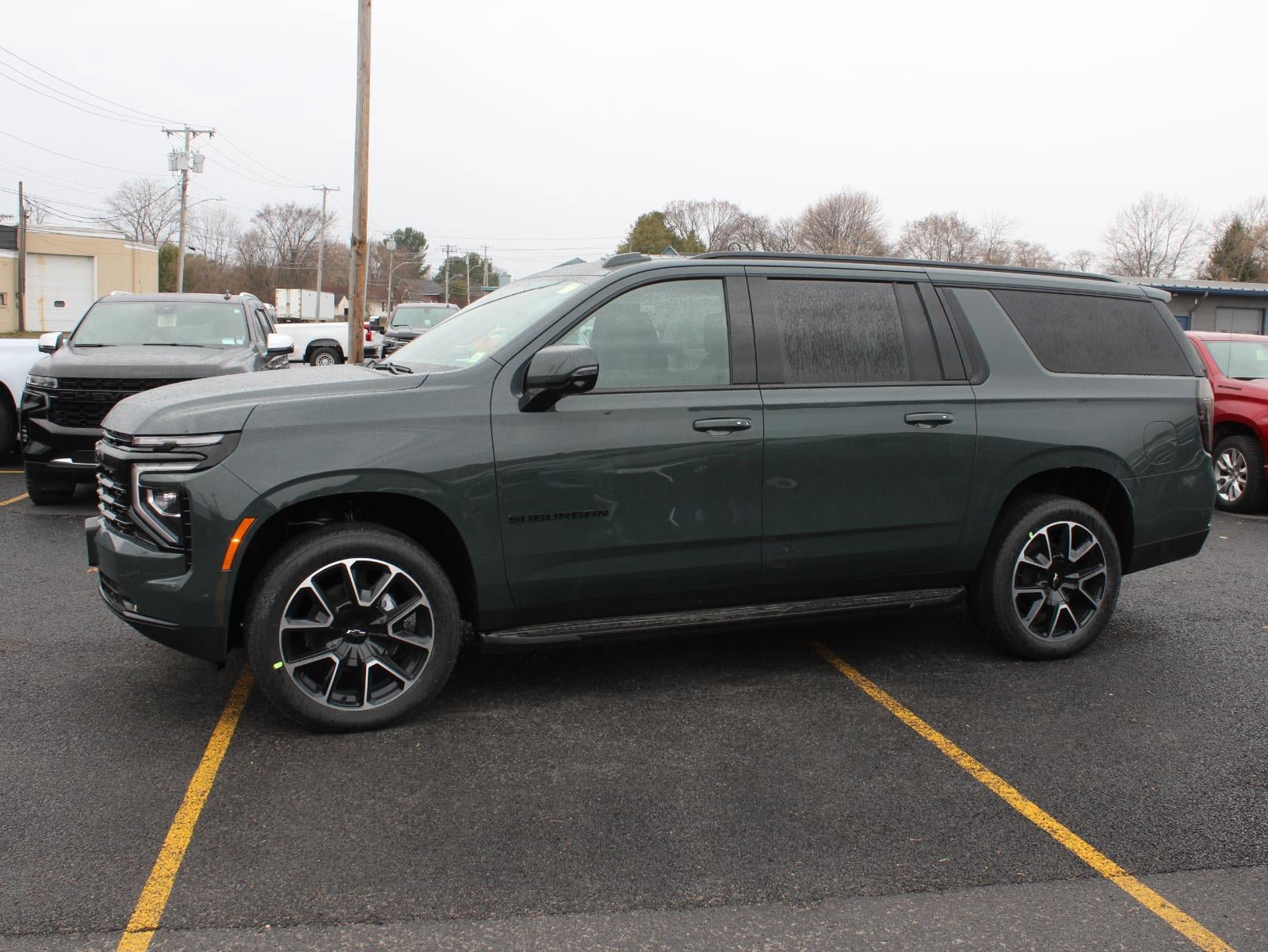 New 2026 Chevrolet Suburban RST w/ RST Capability Package AWD/4WD image 5