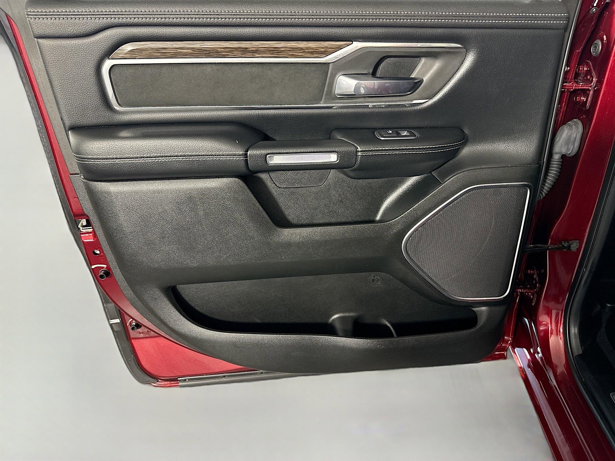 Used 2019 RAM 1500 Laramie RWD image 26