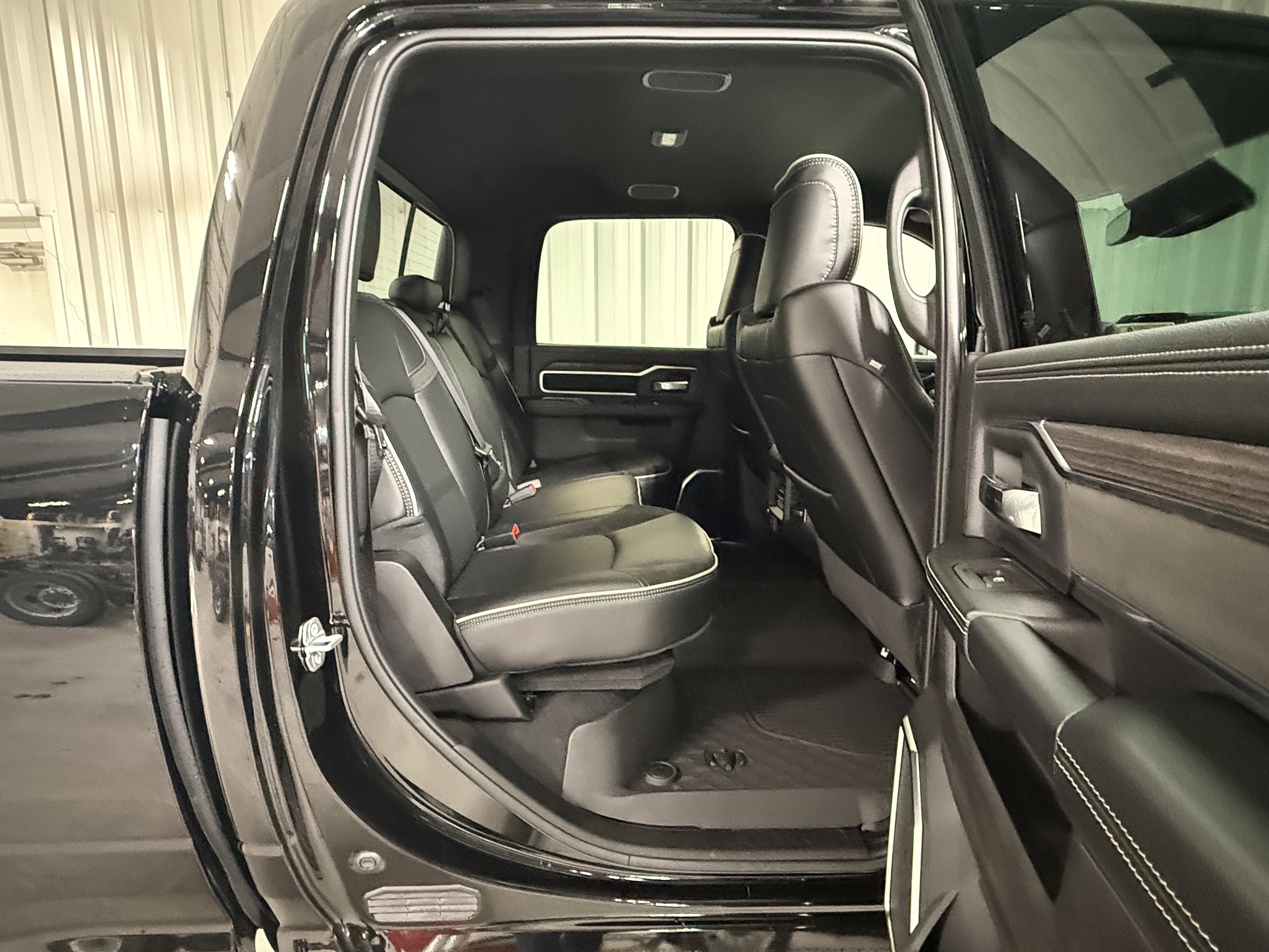 New 2026 RAM 2500 Laramie AWD/4WD image 9