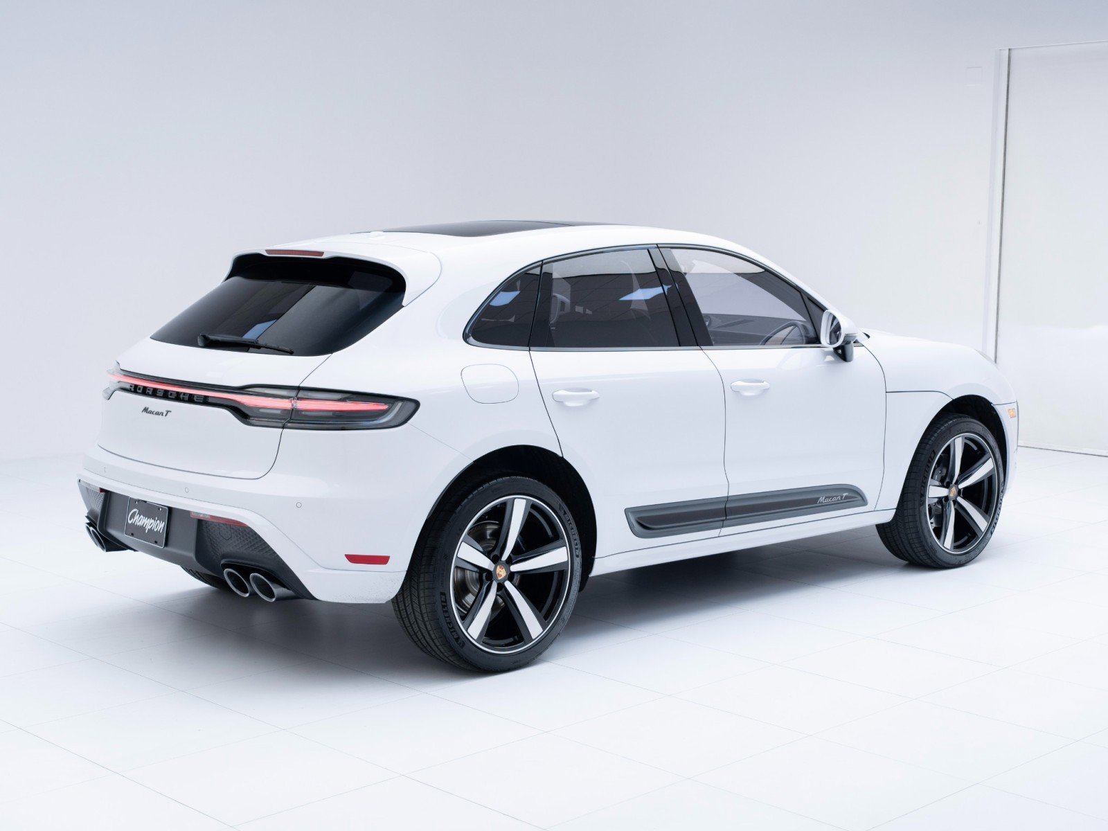 New 2026 Porsche Macan Turbo image 9