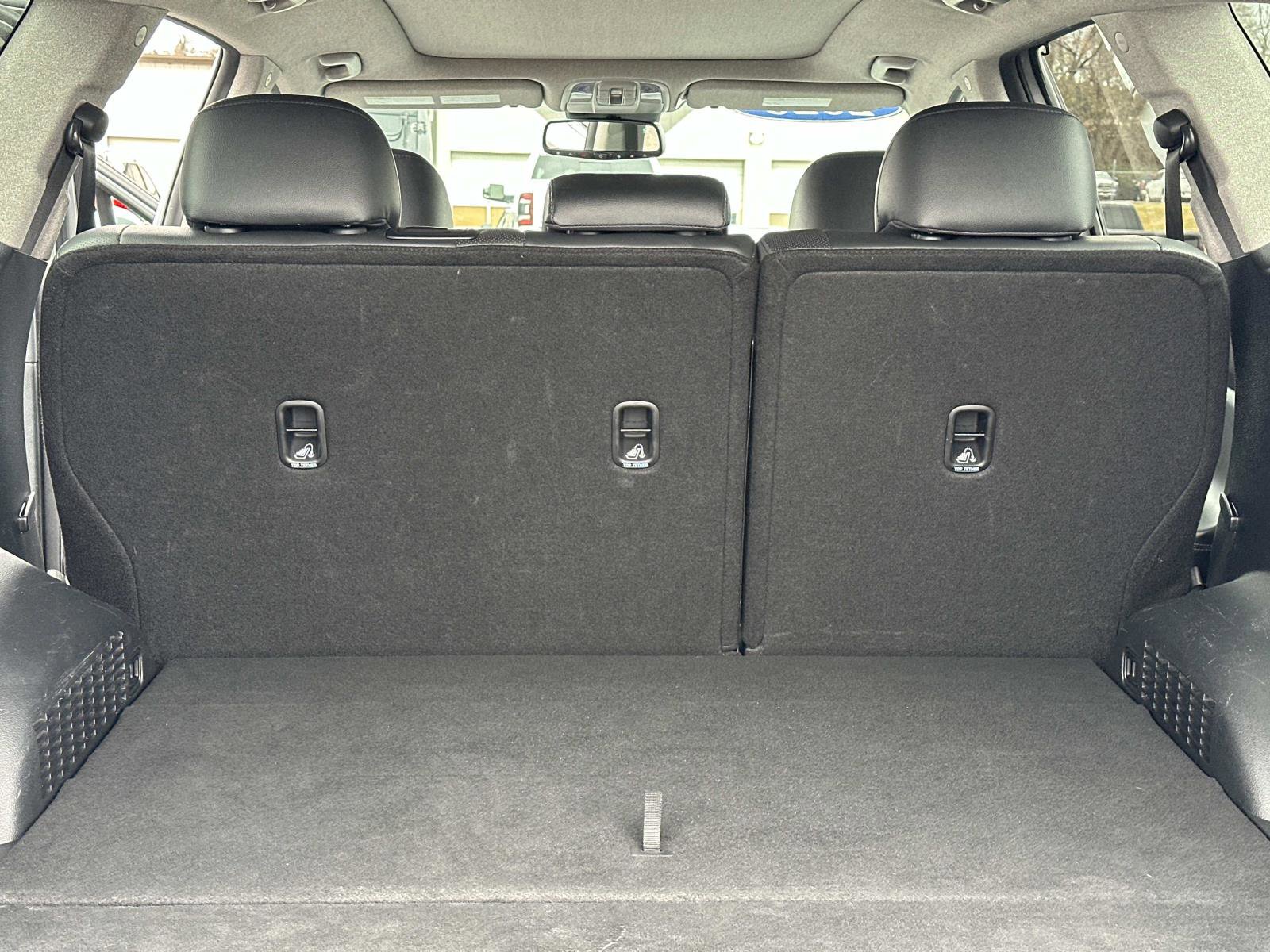 Used 2020 Hyundai Santa Fe SEL w/ Convenience + Premium Package image 12