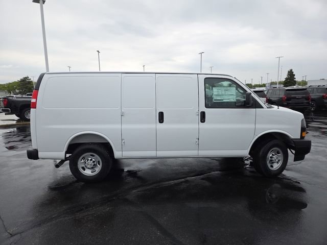 New 2026 Chevrolet Express 2500 w/ Driver Convenience Package RWD image 17