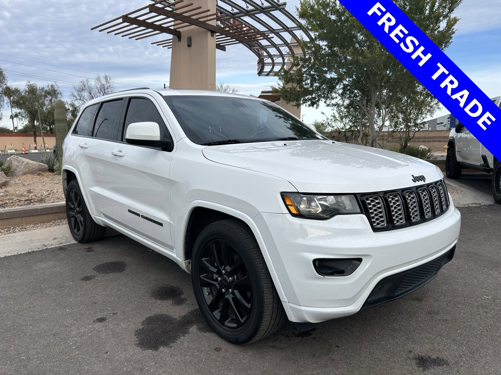 Used 2018 Jeep Grand Cherokee Altitude video 1