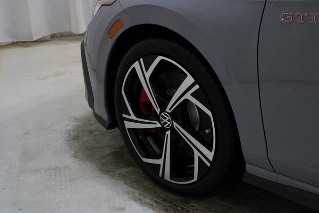 New 2026 Volkswagen GTI SE FWD image 32