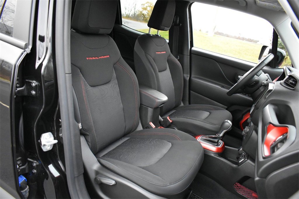 Used 2022 Jeep Renegade Trailhawk w/ Trailer Tow Group image 29