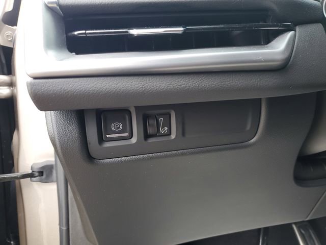 Certified 2024 Cadillac XT4 Sport image 9