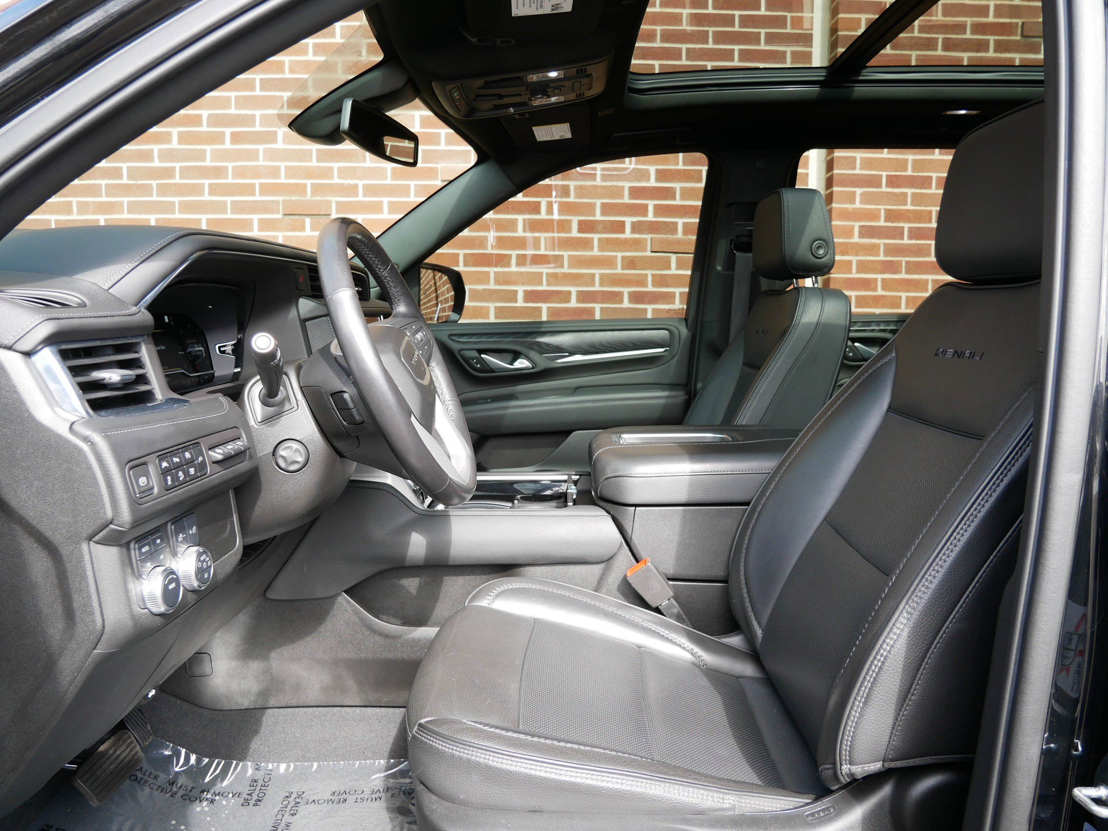 Used 2022 GMC Yukon Denali image 6