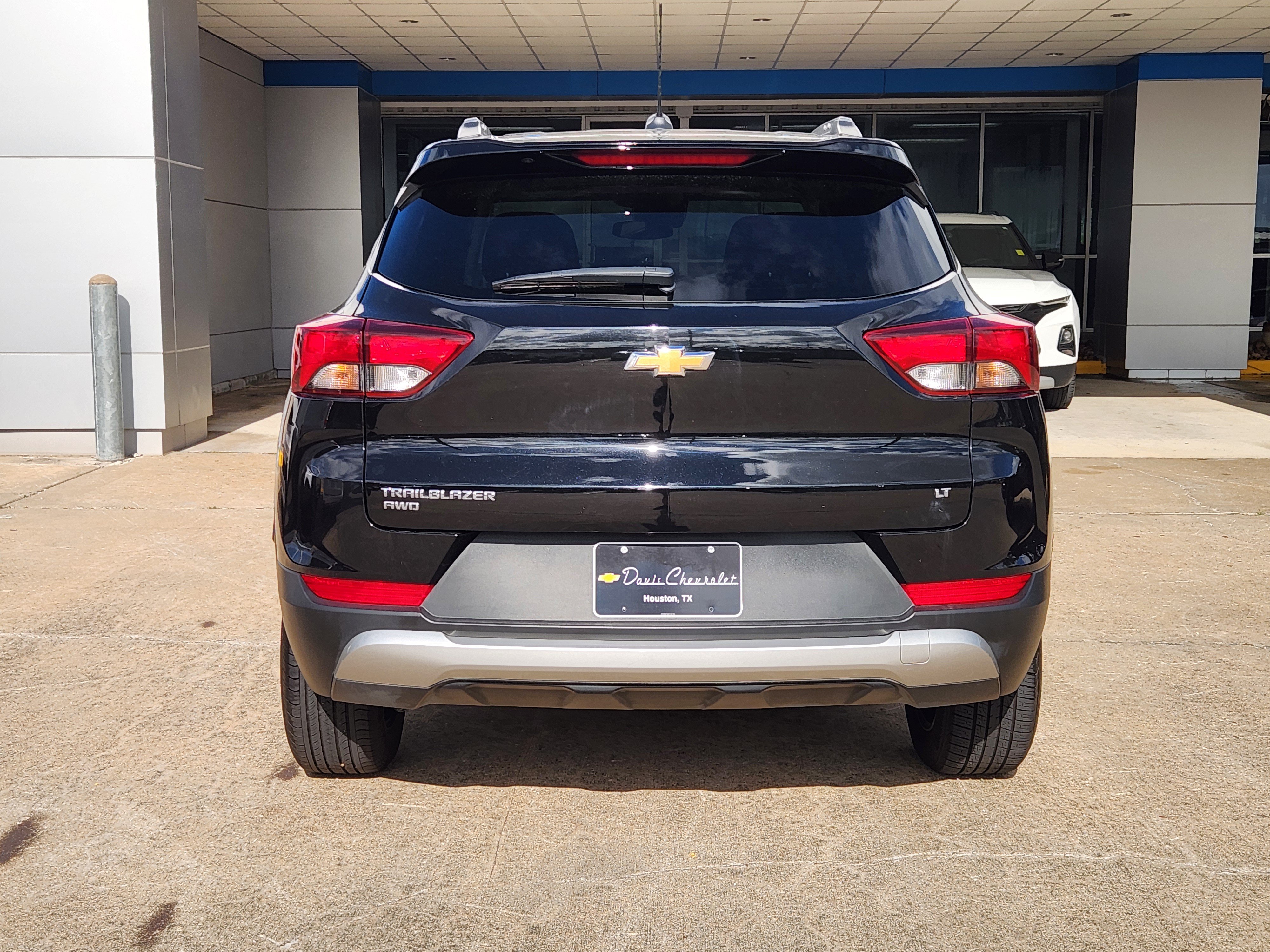Used 2025 Chevrolet TrailBlazer LT AWD/4WD image 7