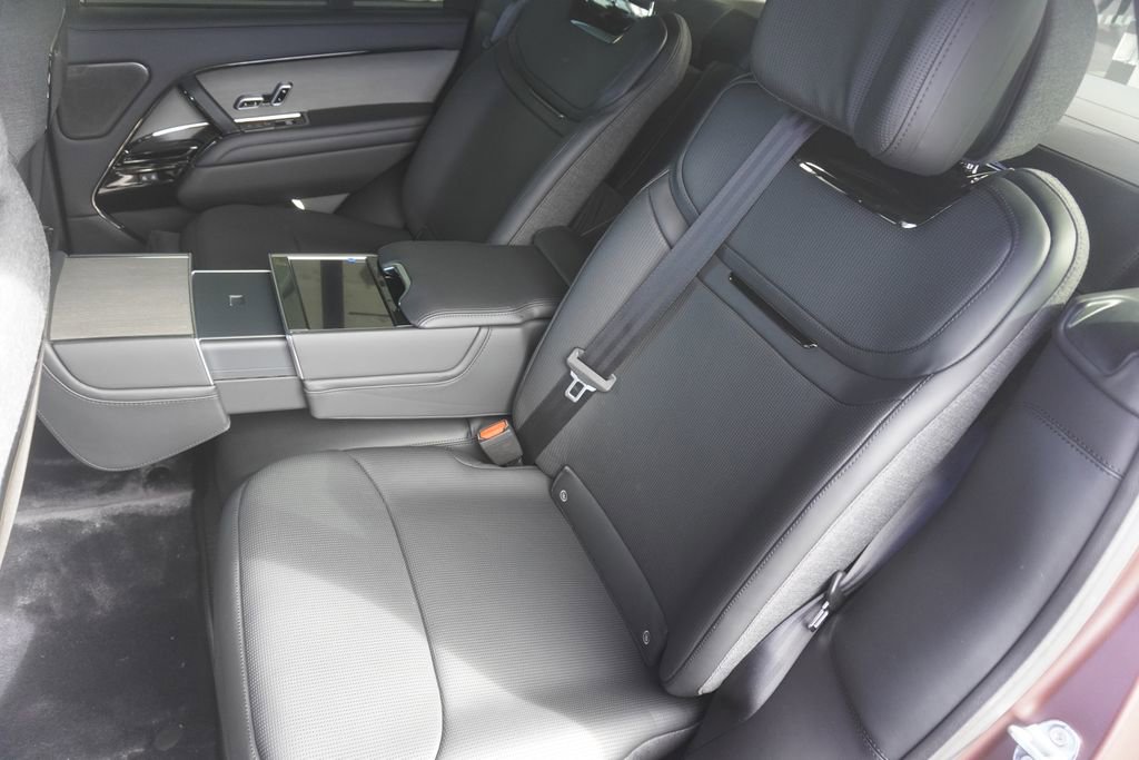 New 2026 Land Rover Range Rover SV image 30