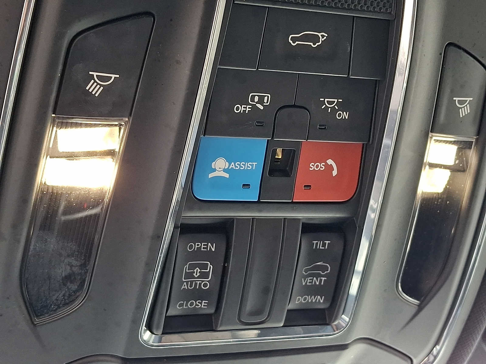 Certified 2023 Jeep Grand Cherokee L Laredo AWD/4WD image 27