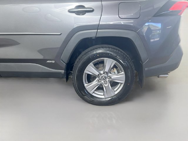 Used 2022 Toyota RAV4 XLE w/ Convenience Package AWD/4WD image 24