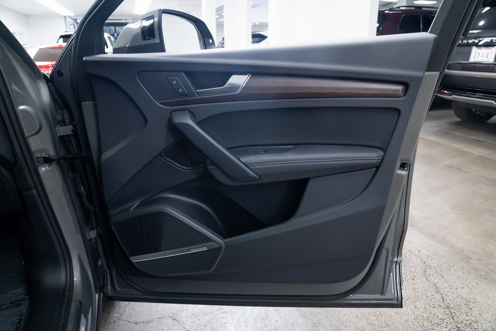 Used 2025 Audi Q5 e Premium Plus image 24