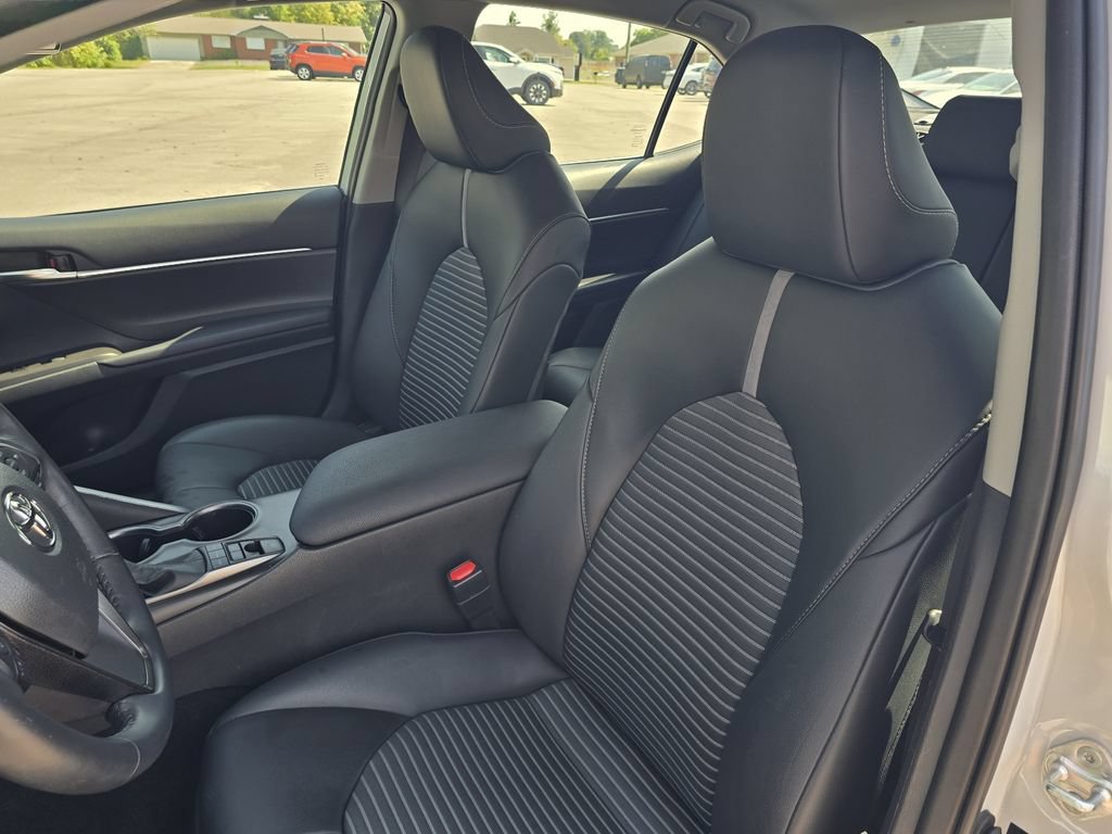 Used 2024 Toyota Camry SE FWD image 13