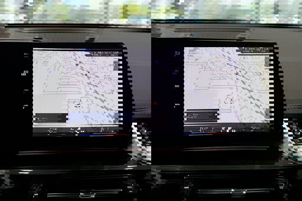 Used 2025 BMW X1 xDrive28i w/ Technology Package image 30