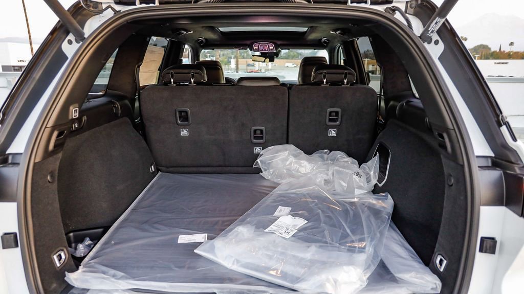 New 2025 Jeep Grand Cherokee Summit image 31