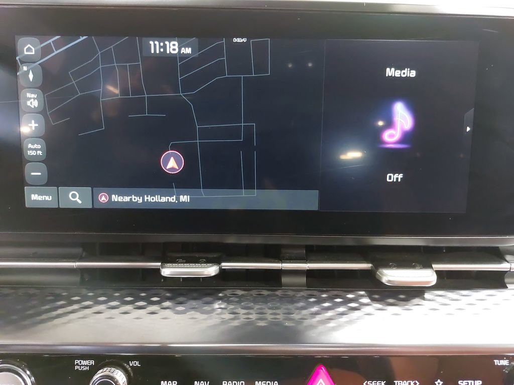 Used 2024 Kia Carnival SX Prestige image 24