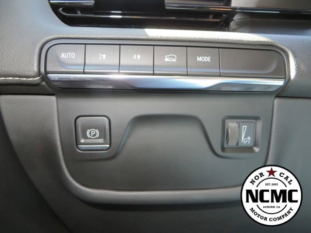 Used 2023 Cadillac Escalade Premium Luxury AWD/4WD image 37