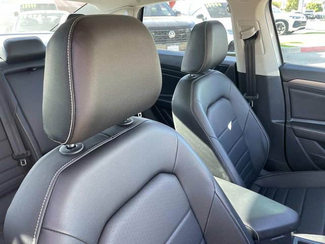 Used 2023 Volkswagen Jetta SE w/ Panoramic Sunroof Package image 28