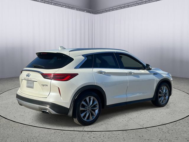Certified 2019 INFINITI QX50 Essential w/ Premium Heat Package FWD image 9