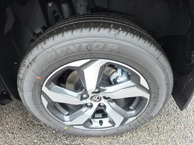 New 2025 Toyota RAV4 SE image 7