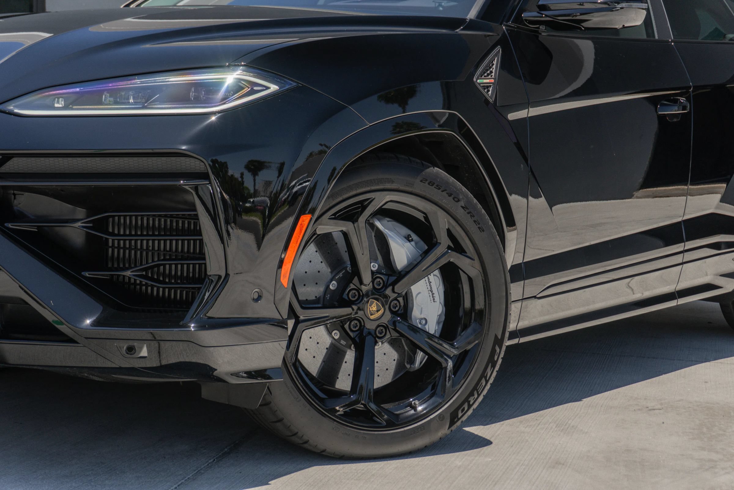 Used 2026 Lamborghini Urus SE AWD/4WD image 25