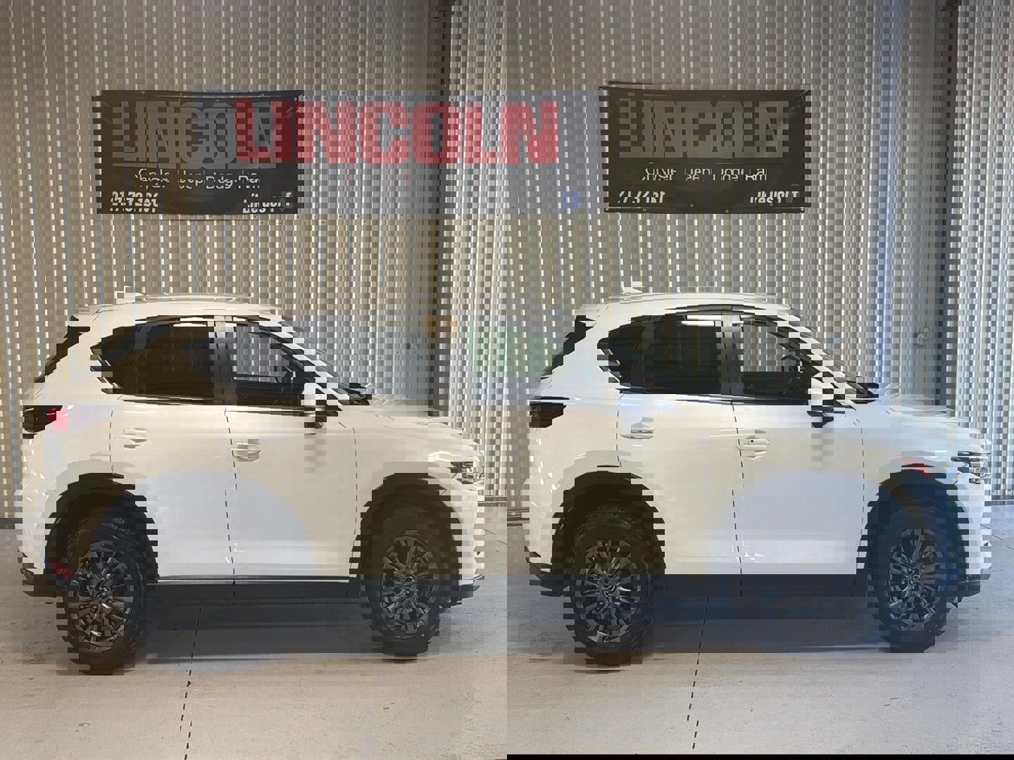 Used 2021 MAZDA CX-5 Touring image 5