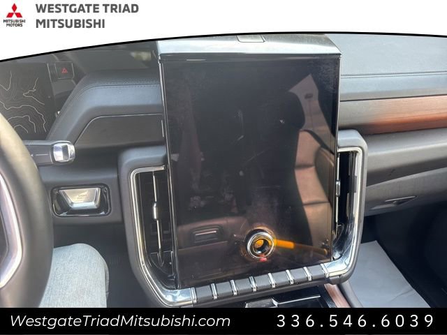 Used 2025 GMC Yukon Denali AWD/4WD image 14