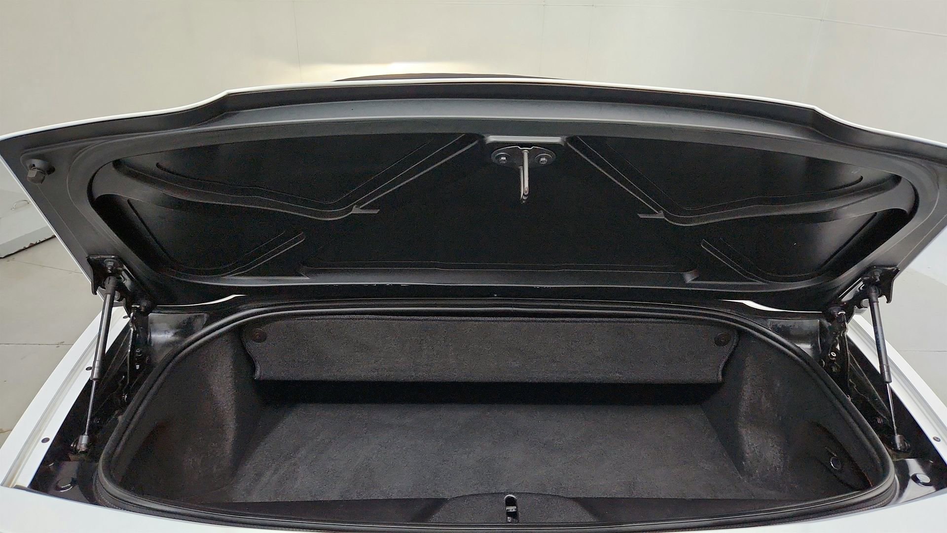 Certified 2016 Chevrolet Corvette Stingray Convertible w/ 3LT Preferred Equipment Group RWD image 17