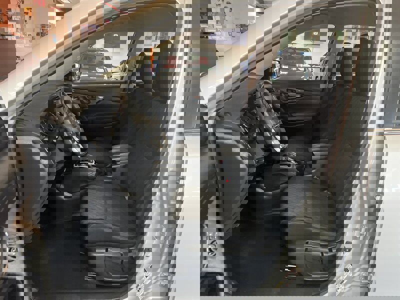 Used 2019 Nissan Rogue S image 9