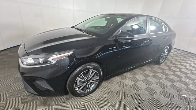 Used 2024 Kia Forte LXS w/ LXS Technology Package FWD image 6