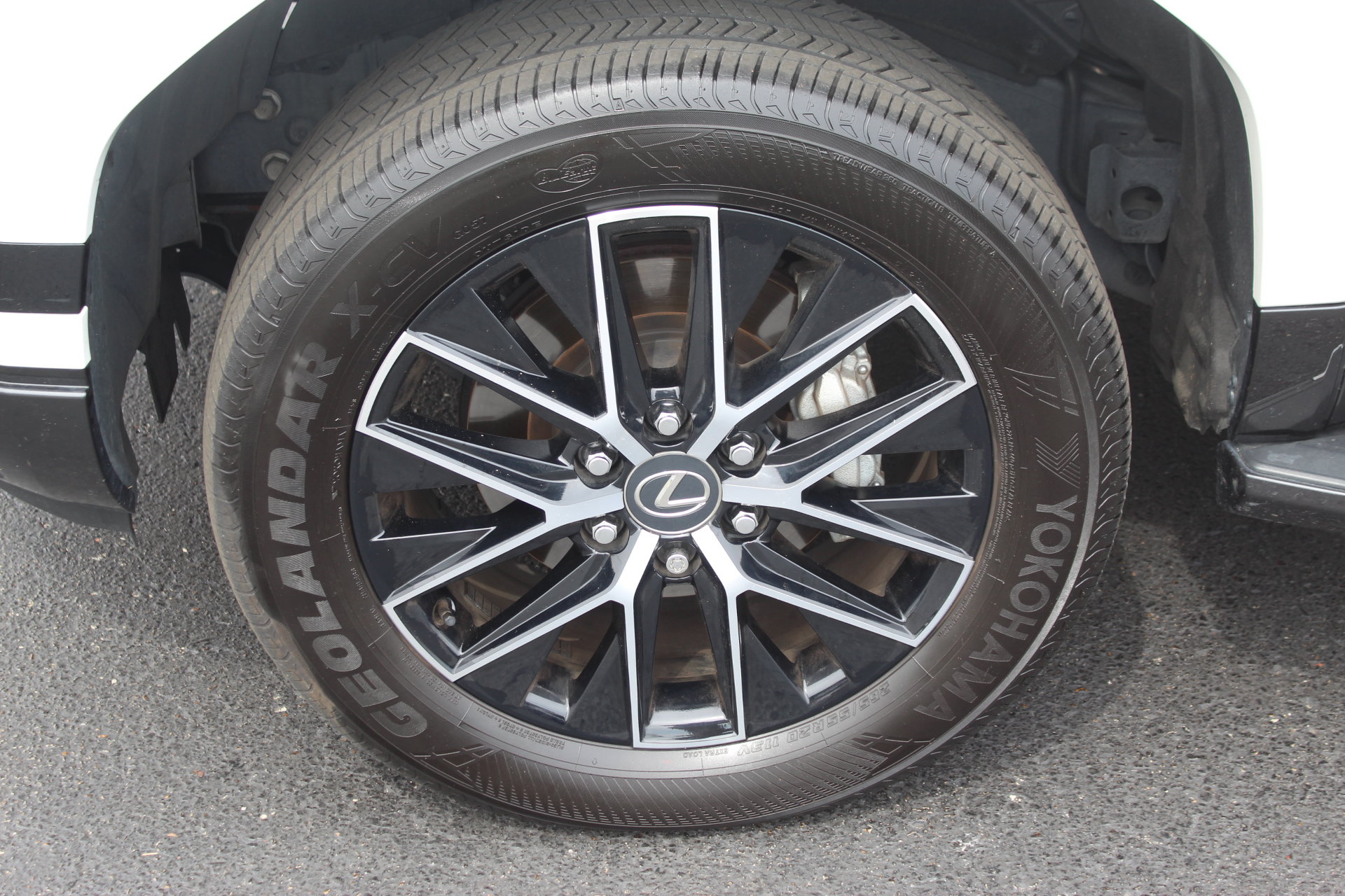 Used 2024 Lexus GX 550 w/ Accessory Package (Z1) AWD/4WD image 10