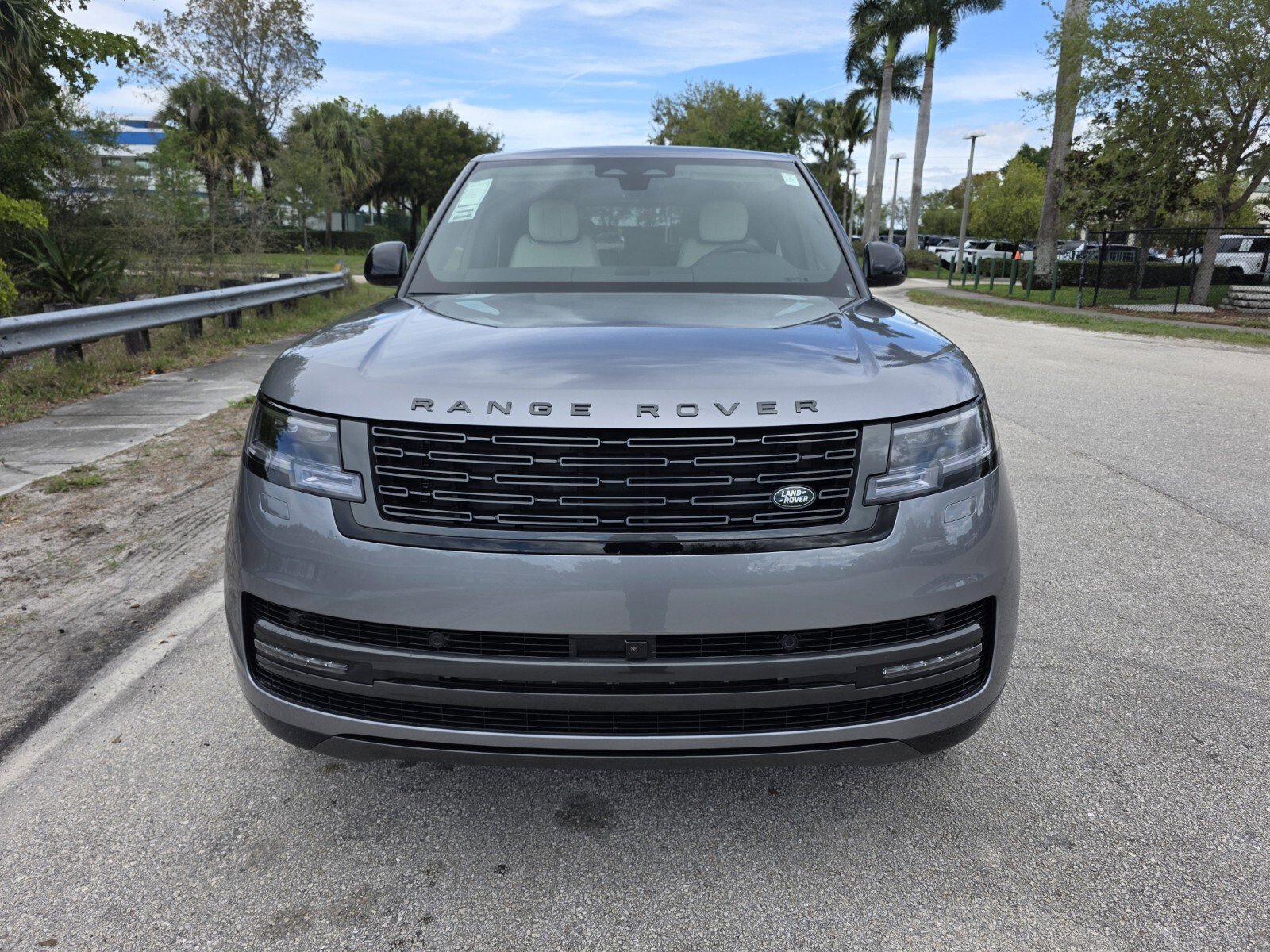 New 2026 Land Rover Range Rover SE image 8