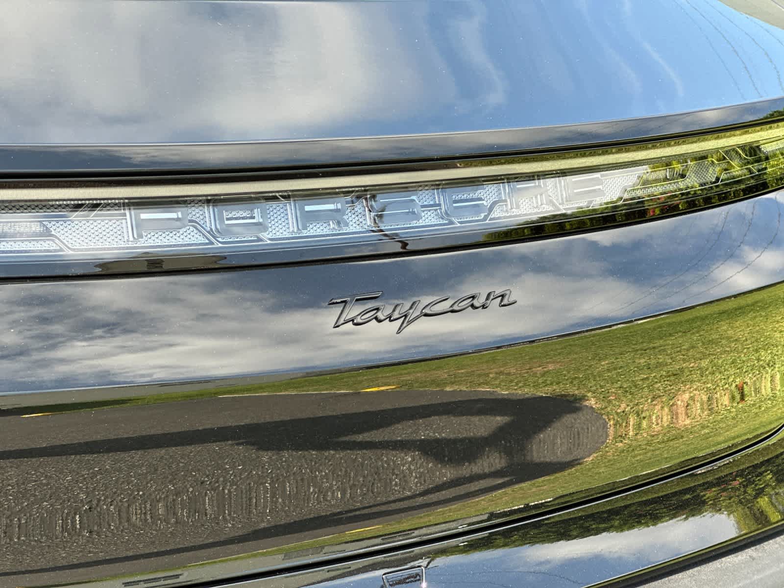 New 2026 Porsche Taycan RWD image 31