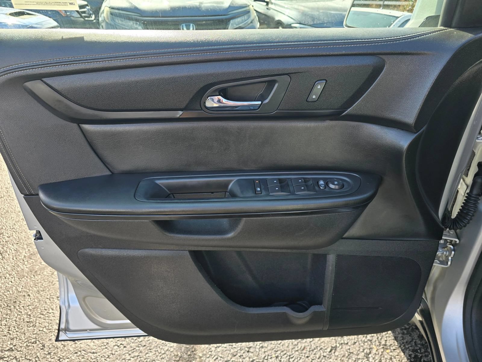 Used 2016 Chevrolet Traverse LT w/ Style and Technology Package FWD image 19