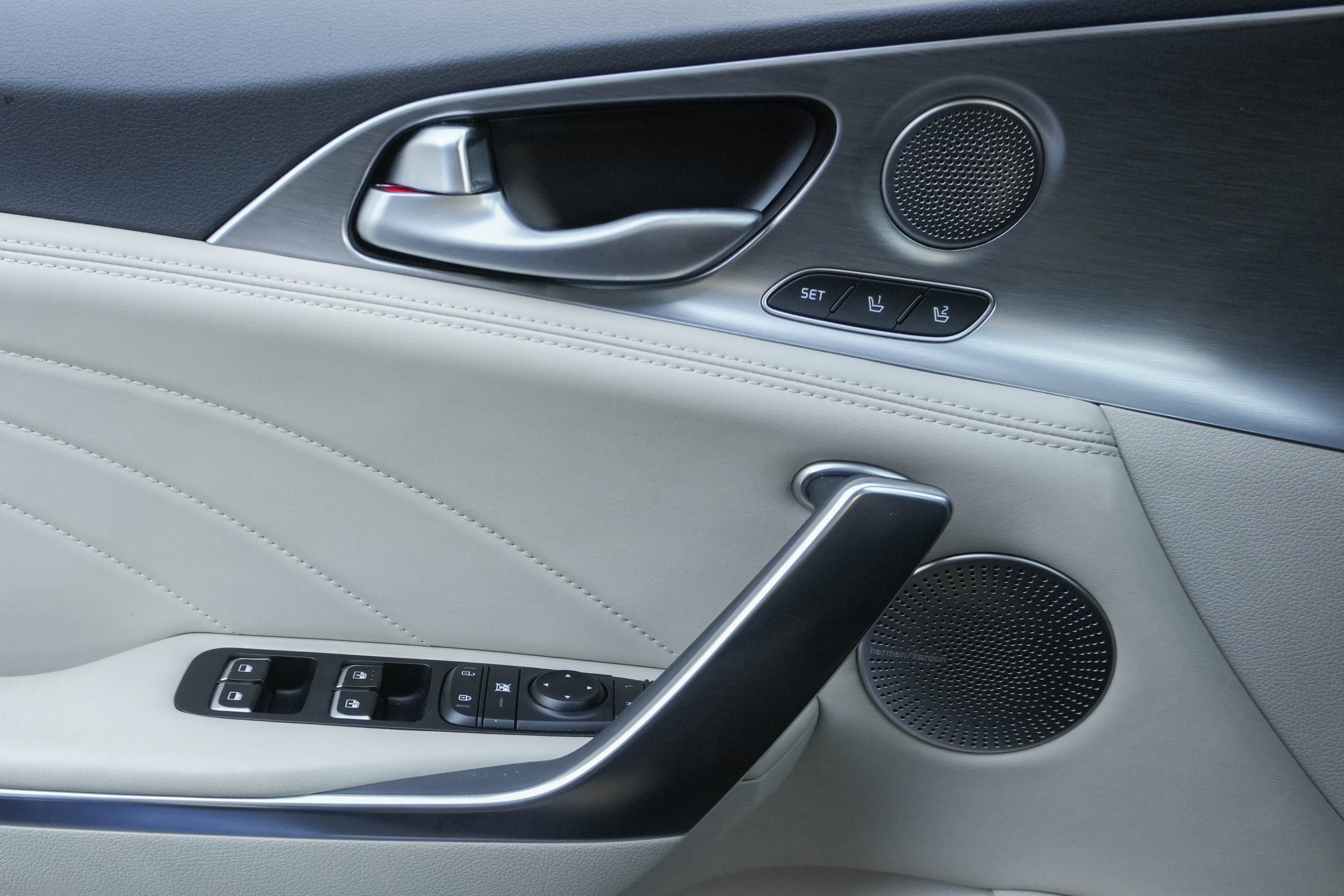 Used 2023 Kia Stinger GT2 image 14