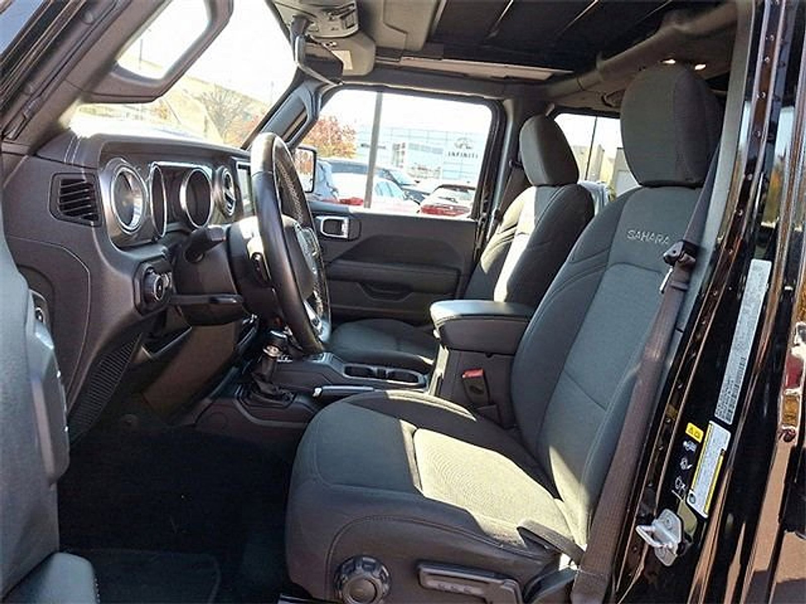 Used 2021 Jeep Wrangler Unlimited Sahara AWD/4WD image 13
