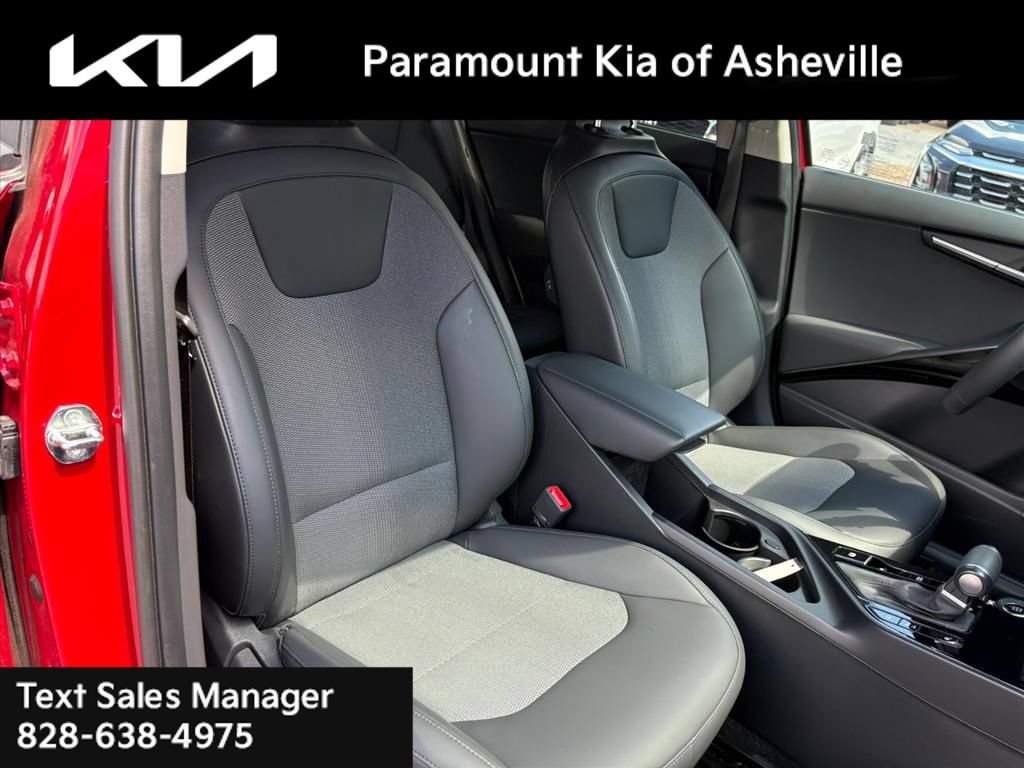 Certified 2025 Kia Niro EX FWD image 20