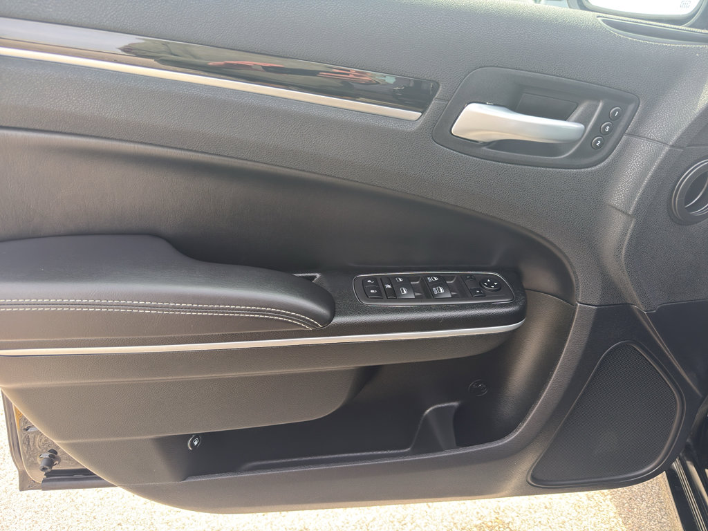 Used 2023 Chrysler 300 S w/ Comfort Group image 13