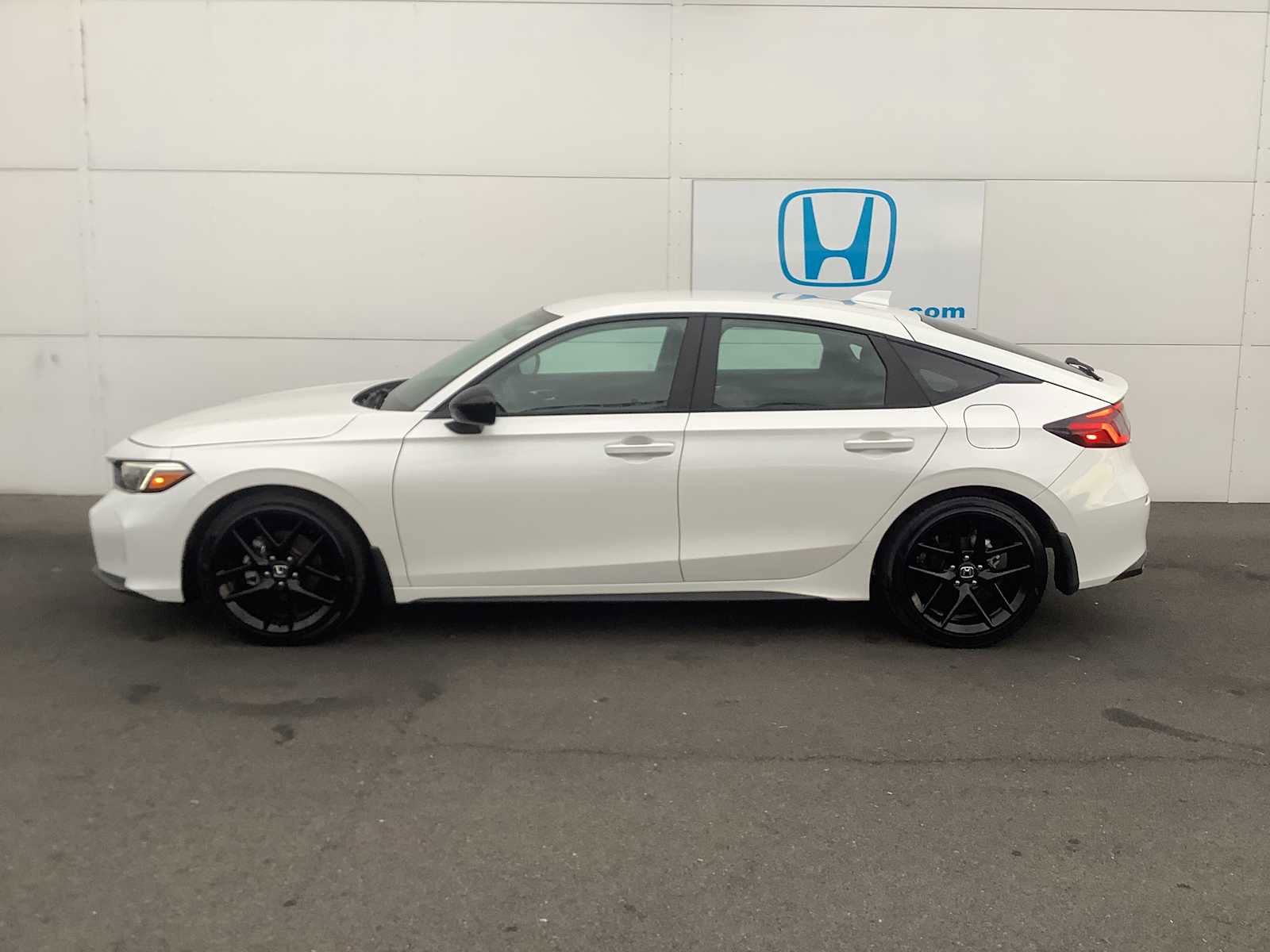 Certified 2025 Honda Civic Sport image 2