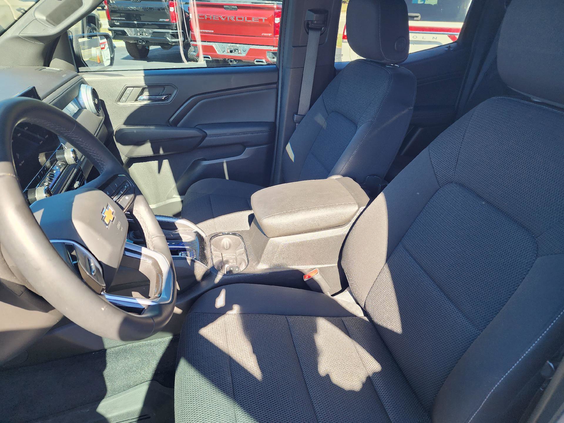 Used 2023 Chevrolet Colorado LT w/ LT Convenience Package image 6