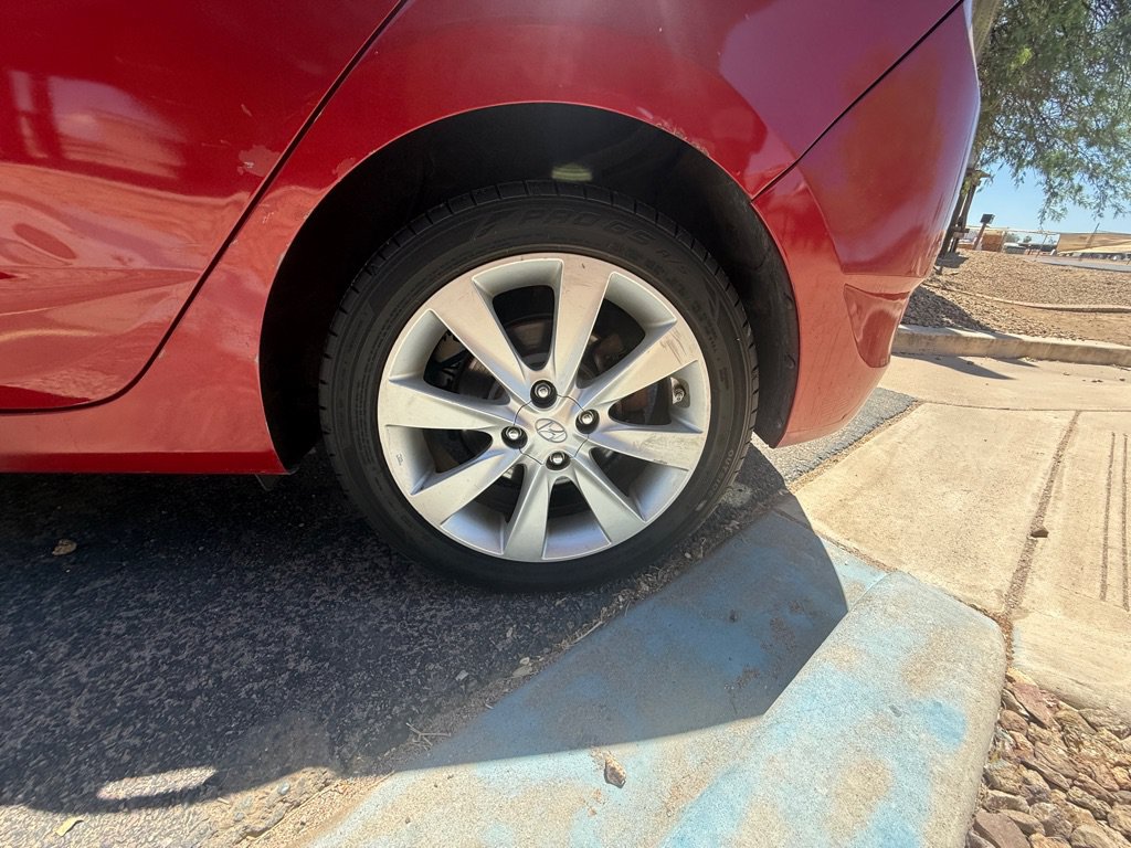 Used 2013 Hyundai Accent SE FWD image 5