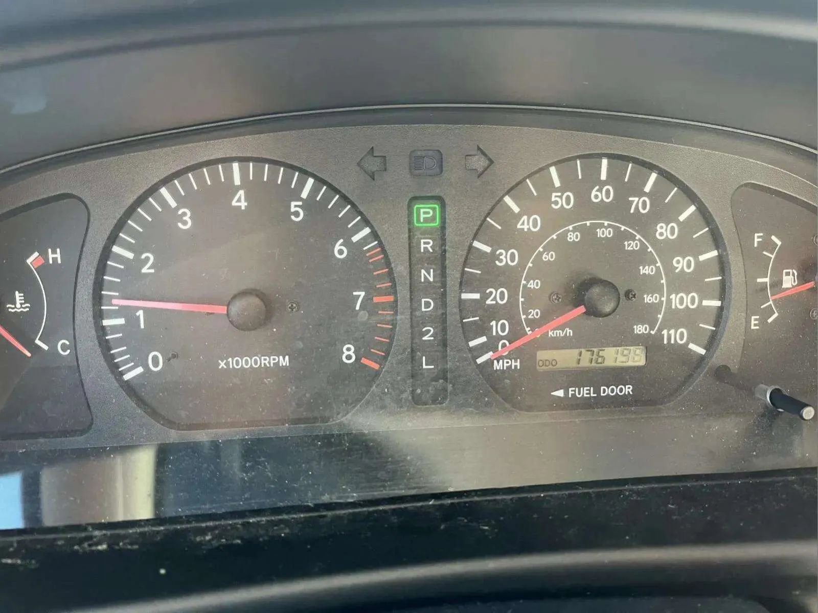 Used 2000 Toyota Sienna LE FWD image 10