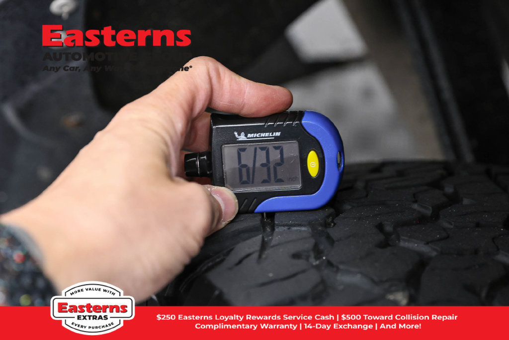 Used 2024 Chevrolet Silverado 1500 RST AWD/4WD image 33