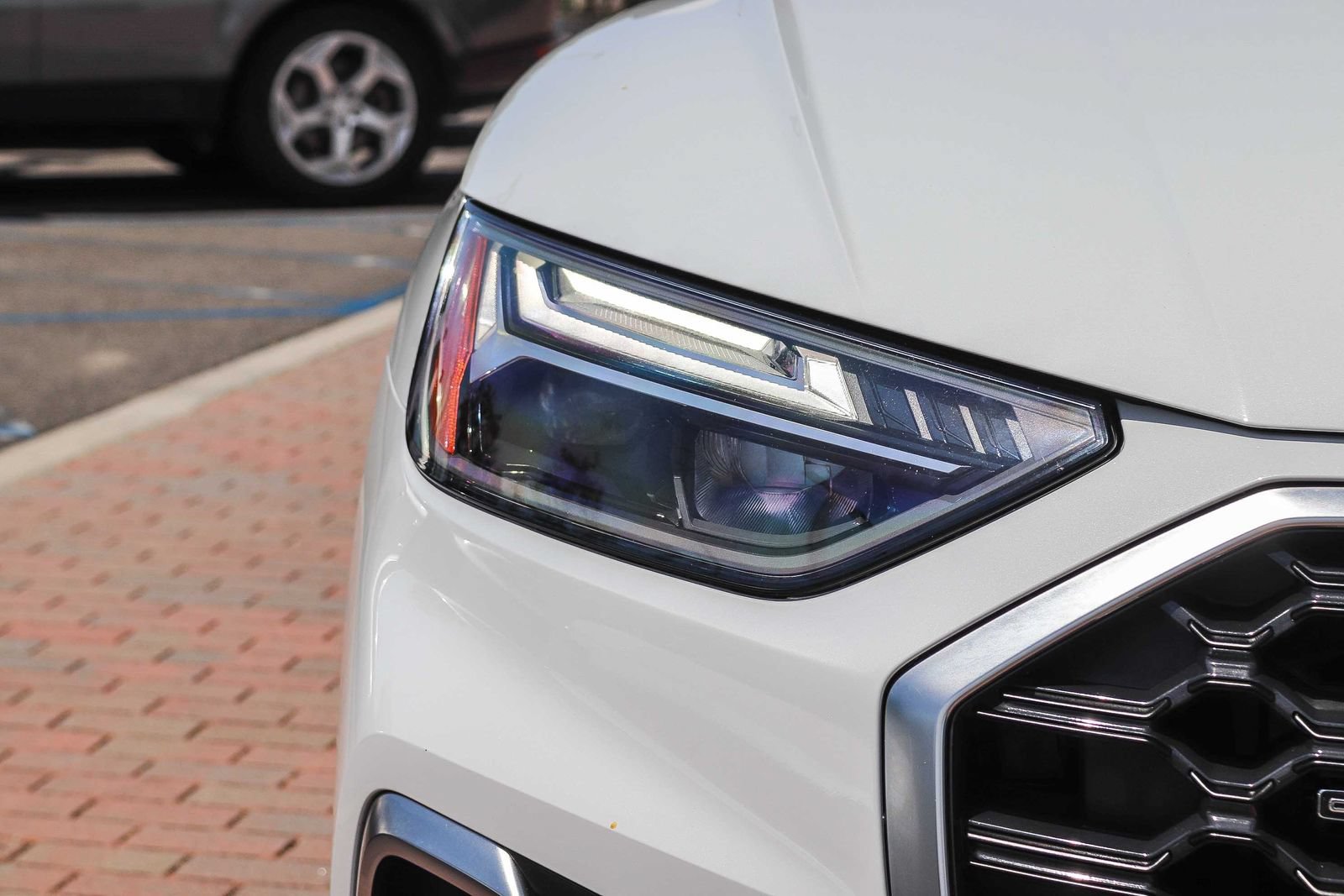 Certified 2023 Audi Q5 2.0T Premium Plus w/ Premium Plus Package AWD/4WD image 12